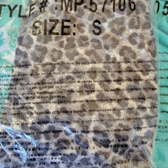 NWT Zenana snow leopard ankle length leggings super soft size S - Picture 2 of 4